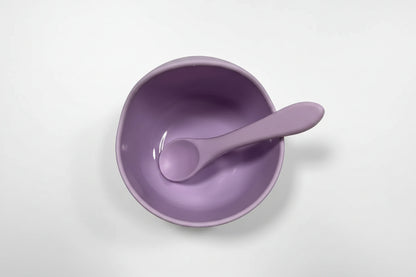  Ciotola silicone con ventosa bambini viola su sfondo bianco