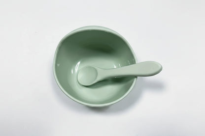  Ciotola silicone con ventosa bambini Verde su sfondo bianco